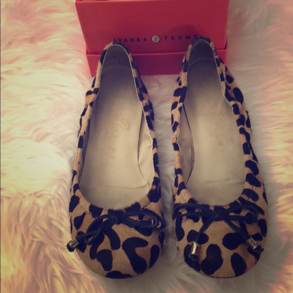 Ivanka Trump leopard flats